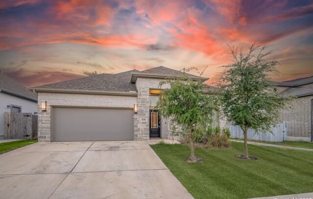 3-bedroom rental at 14132 June Flower in San Antonio, TX — photo 1