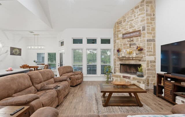 4-bedroom rental at 238 Cibolo Way in La Vernia, TX — photo 4