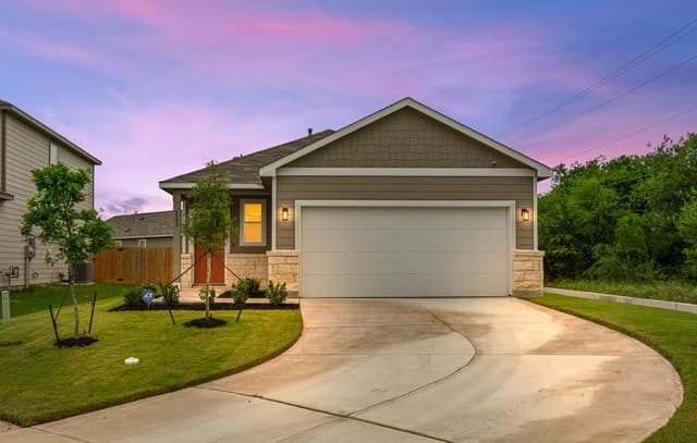 3-bedroom rental at 5702 Topaz Way in San Antonio, TX — photo 1