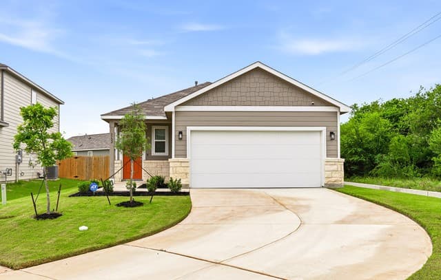 3-bedroom rental at 5702 Topaz Way in San Antonio, TX — photo 2