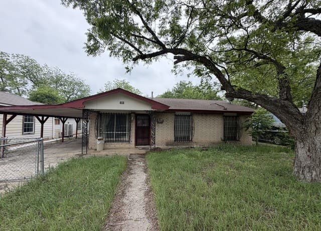 5-bedroom rental at 650 Fleming St in San Antonio, TX — photo 1