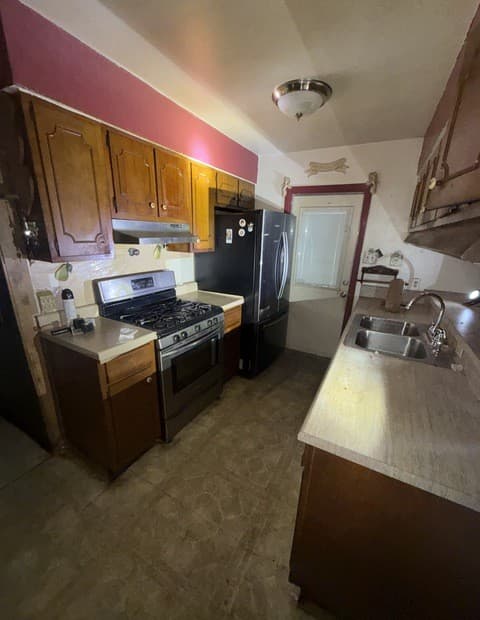 5-bedroom rental at 650 Fleming St in San Antonio, TX — photo 4