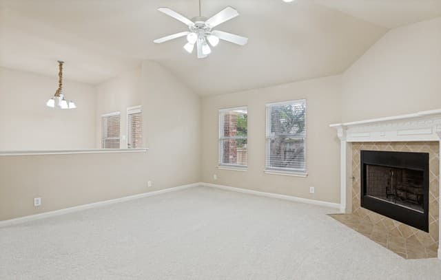 4-bedroom rental at 8910 Hanover Frst in Helotes, TX — photo 3