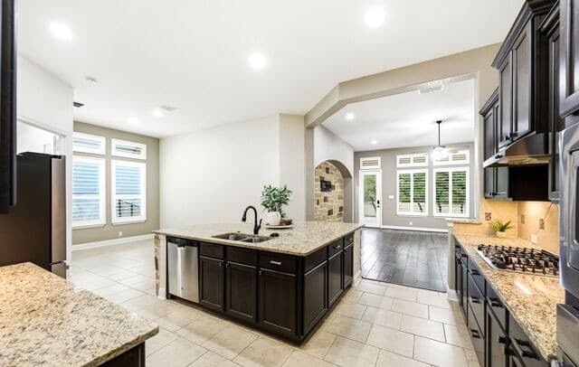 4-bedroom rental at 2019 Glendon Dr in San Antonio, TX — photo 4