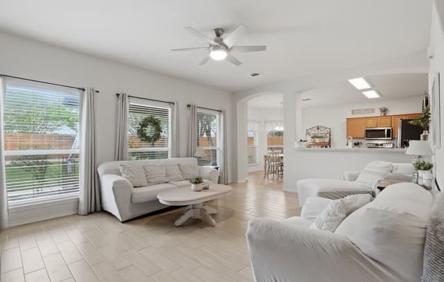 4-bedroom rental at 4119 Talavera Trl in San Antonio, TX — photo 5
