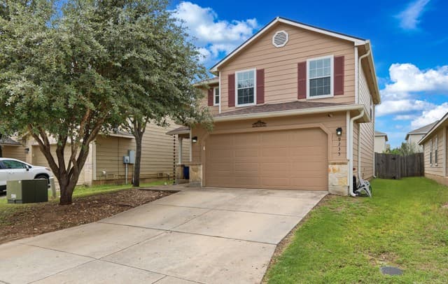 3-bedroom rental at 9235 Silver Vis in San Antonio, TX — photo 1