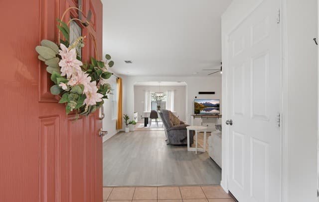 3-bedroom rental at 9235 Silver Vis in San Antonio, TX — photo 5