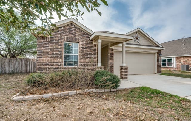 3-bedroom rental at 10307 Owl Woods in Schertz, TX — photo 2