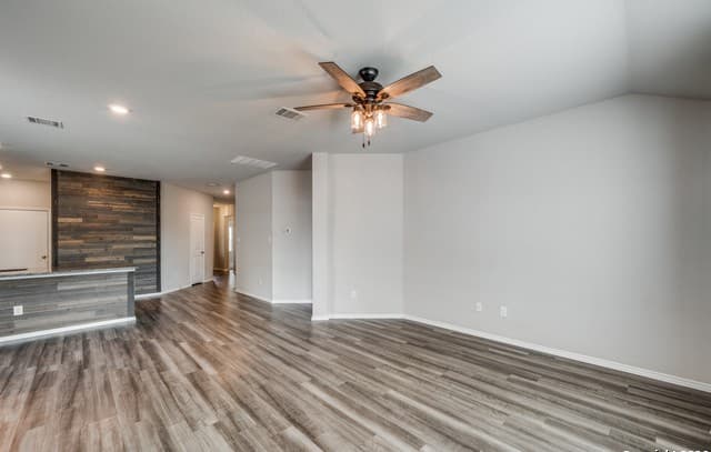 3-bedroom rental at 10307 Owl Woods in Schertz, TX — photo 3