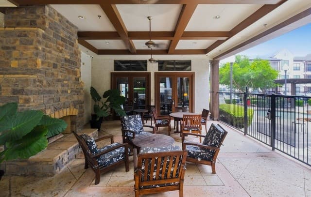 2-bedroom rental at 7342 Oak Manor Dr Unit 3101 in San Antonio, TX — photo 5