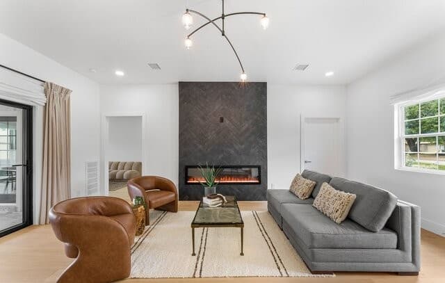 4-bedroom rental at 706 Kenilworth in San Antonio, TX — photo 2