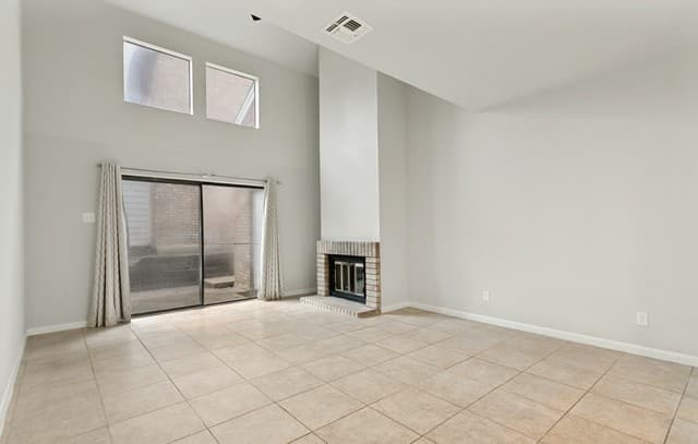 1-bedroom rental at 11001 Wurzbach Rd. Unit 402 in San Antonio, TX — photo 4