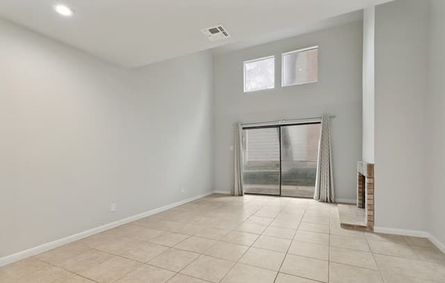 1-bedroom rental at 11001 Wurzbach Rd. Unit 402 in San Antonio, TX — photo 5