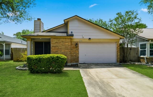 2-bedroom rental at 10130 Galesburg in San Antonio, TX — photo 1