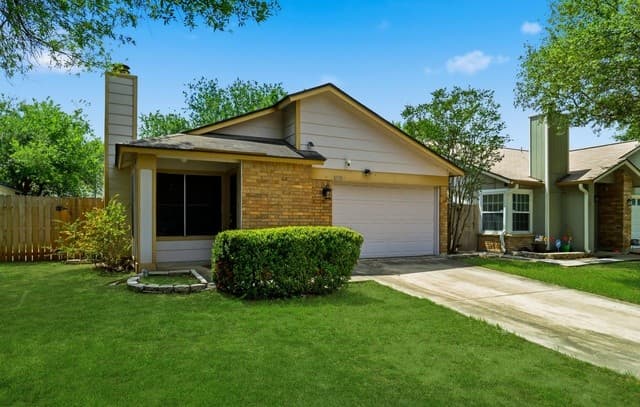 2-bedroom rental at 10130 Galesburg in San Antonio, TX — photo 3