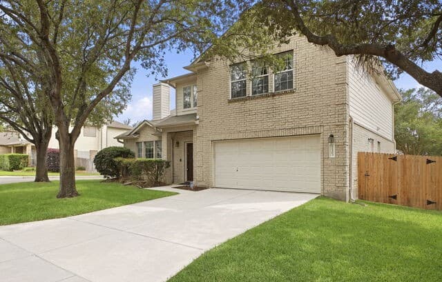4-bedroom rental at 12303 Stable Square Dr in San Antonio, TX — photo 2