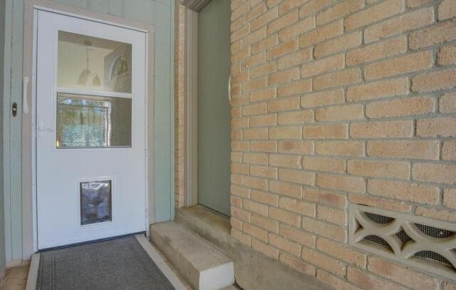 2-bedroom rental at 2902 Spring Bend St in San Antonio, TX — photo 5