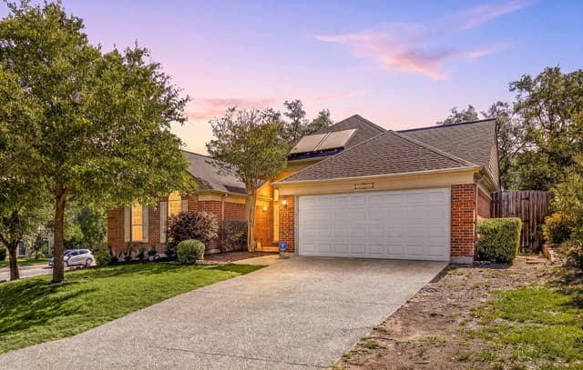 4-bedroom rental at 25003 Summit Holw in San Antonio, TX — photo 2