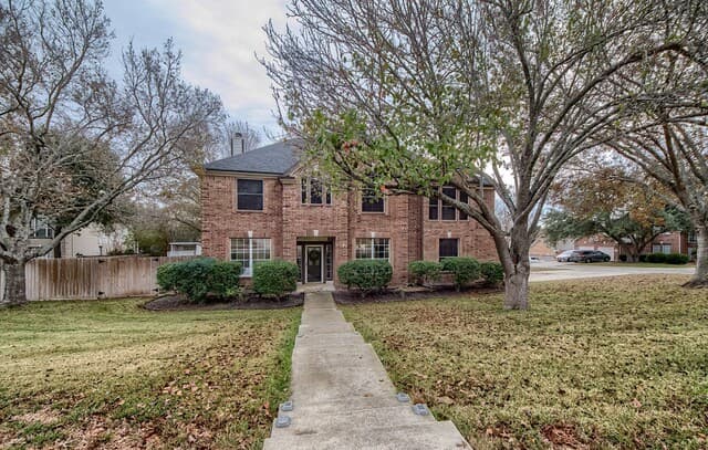 4-bedroom rental at 19442 Mill Oak in San Antonio, TX — photo 1