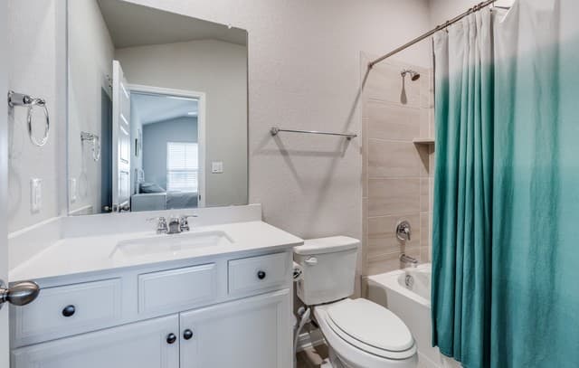 4-bedroom rental at 344 Quinton Bnd in Cibolo, TX — photo 5