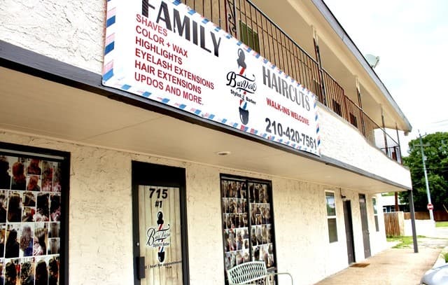 rental at 715 New Laredo Hwy in San Antonio, TX — photo 1