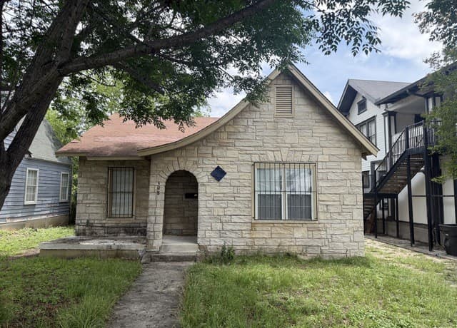 2-bedroom rental at 508 Kayton in San Antonio TX
