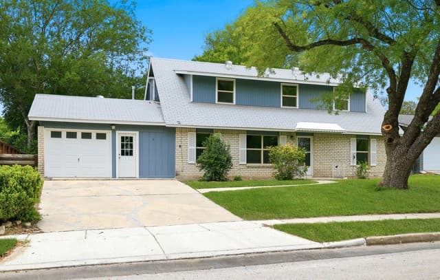 3-bedroom rental at 11119 Auldine Dr in San Antonio, TX — photo 1
