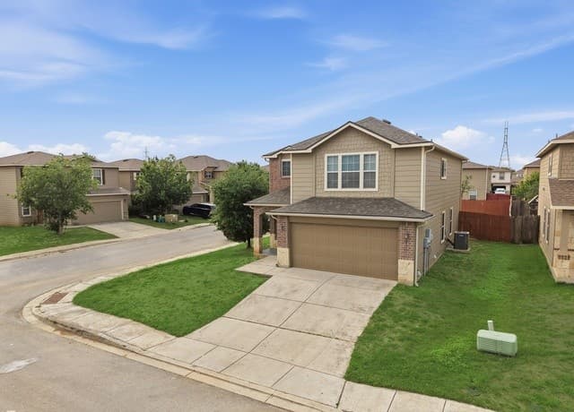 3-bedroom rental at 403 Walnut Crst in Schertz, TX — photo 4