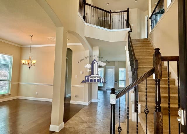5-bedroom rental at 621 Cavan in Cibolo, TX — photo 3