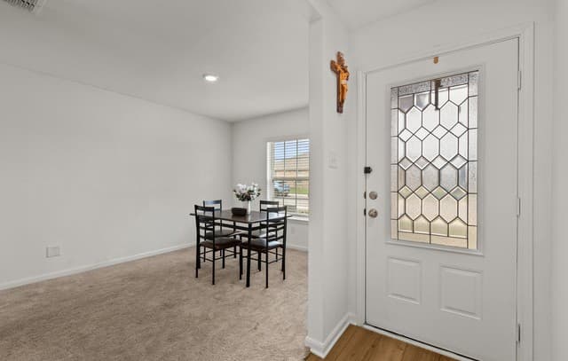3-bedroom rental at 15311 Nest Jct in Von Ormy, TX — photo 3