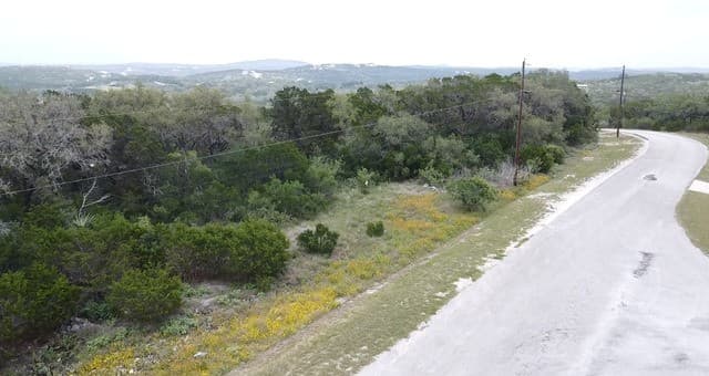 rental at 460 County Road 2753 in Mico, TX — photo 2