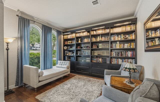 5-bedroom rental at 12602 Terrace Hollow in San Antonio, TX — photo 4