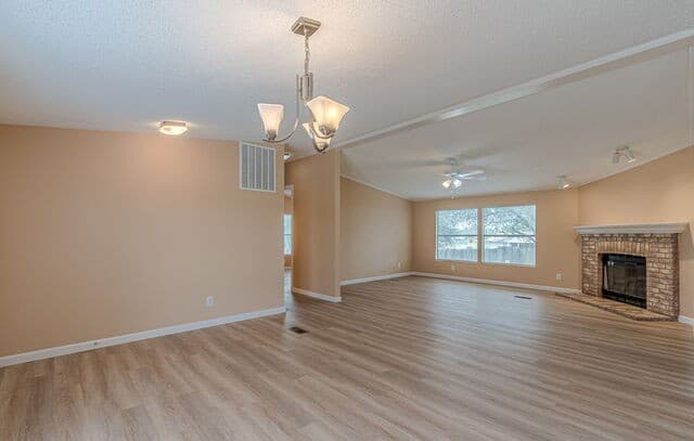 3-bedroom rental at 938 Patricia Ann Dr in Poteet, TX — photo 4