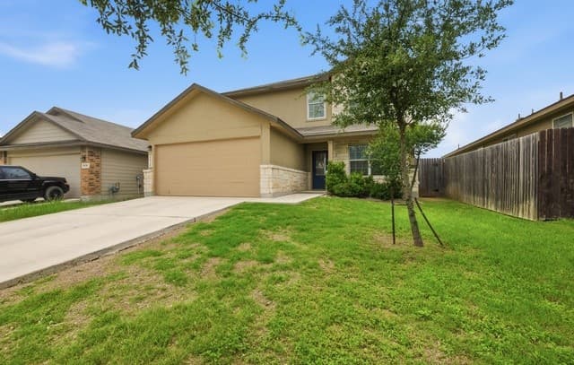 5-bedroom rental at 5935 Forte Fls in San Antonio, TX — photo 3