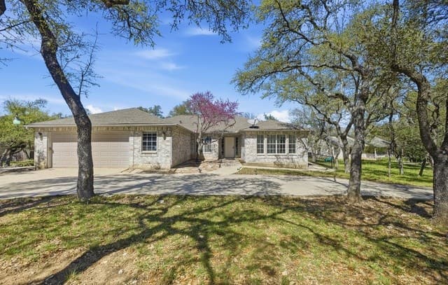 4-bedroom rental at 403 Slumber Pass in San Antonio, TX — photo 1