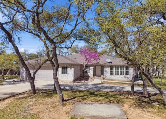 4-bedroom rental at 403 Slumber Pass in San Antonio, TX — photo 5