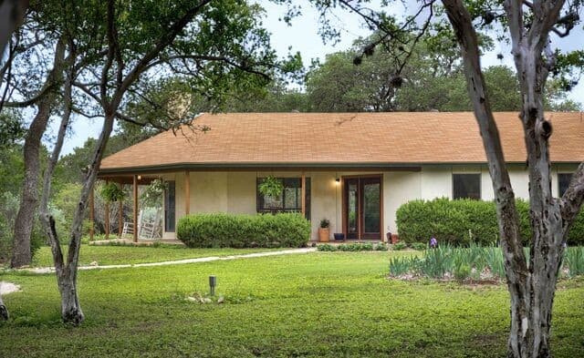 3-bedroom rental at 7965 Garden North Dr in San Antonio, TX — photo 3