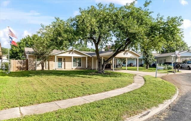 3-bedroom rental at 10703 Green Trail Dr in San Antonio, TX — photo 1