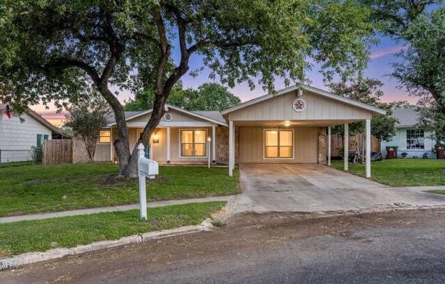 3-bedroom rental at 10703 Green Trail Dr in San Antonio, TX — photo 2