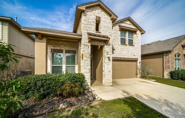 4-bedroom rental at 120 Jolie Cir in Boerne, TX — photo 2