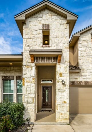 4-bedroom rental at 120 Jolie Cir in Boerne, TX — photo 3