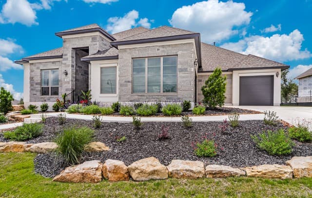 4-bedroom rental at 102 Cascada in Boerne, TX — photo 2