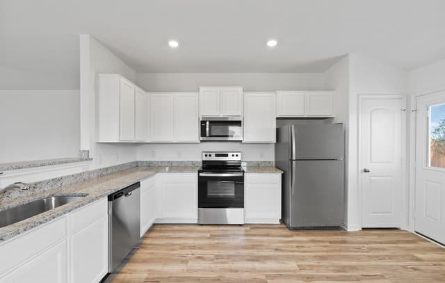 3-bedroom rental at 11519 Woodpecker Drive in San Antonio, TX — photo 5
