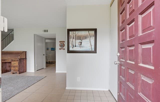 3-bedroom rental at 10959 Crown Park Lane in San Antonio, TX — photo 5