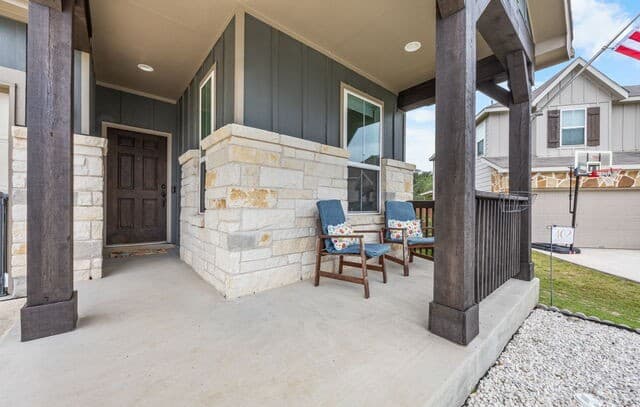4-bedroom rental at 402 Kirkhill Cove in San Antonio, TX — photo 3