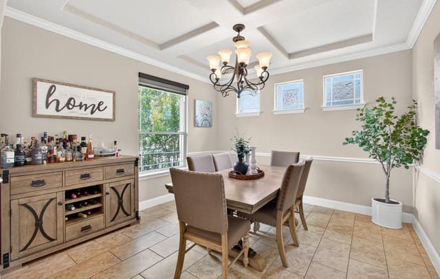 5-bedroom rental at 17014 Sonoma Rdg in San Antonio, TX — photo 4