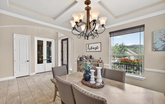 5-bedroom rental at 17014 Sonoma Rdg in San Antonio, TX — photo 5