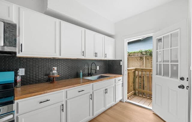 rental at 1200 W Magnolia Ave in San Antonio, TX — photo 4