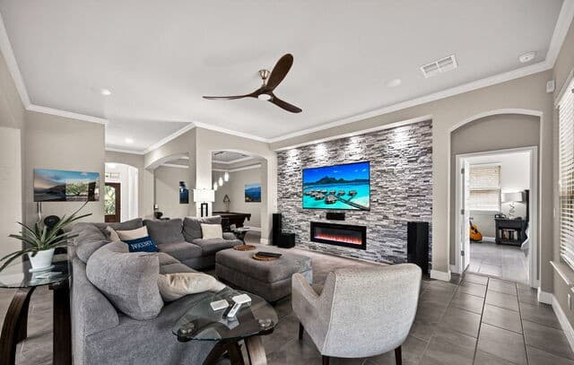 4-bedroom rental at 555 Singing Crk in Spring Branch, TX — photo 5