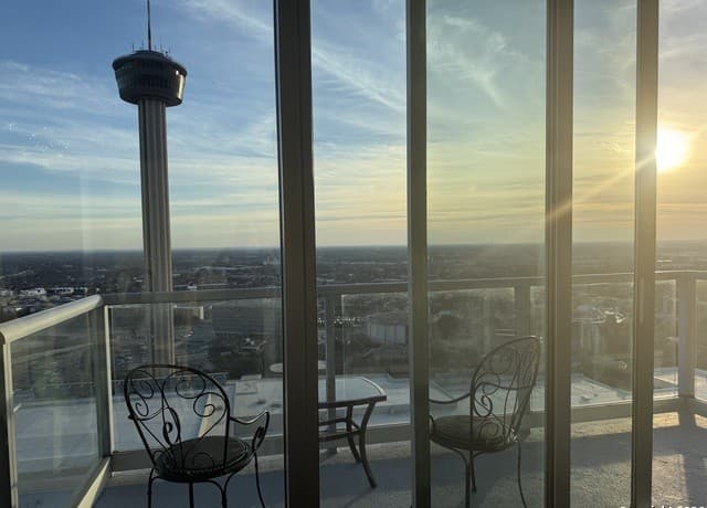 2-bedroom rental at 610 E Market Unit UNIT 2619 in San Antonio, TX — photo 2